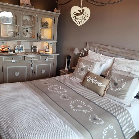 Romantic Room In Brussels Sky Exterior photo